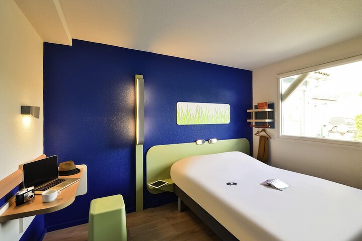 Room 7 of 34