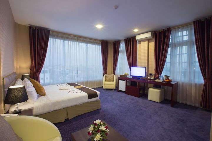 Room 6 of 38