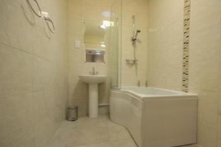 Room 4 of 42