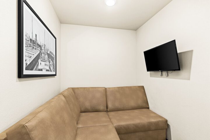 2 Queen Guest Room (8 of 9)