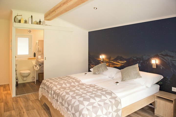 Room 26 of 108