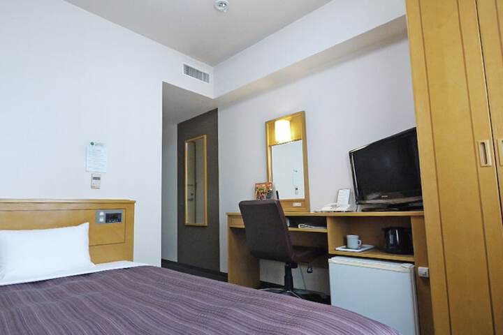 Room 3 of 29