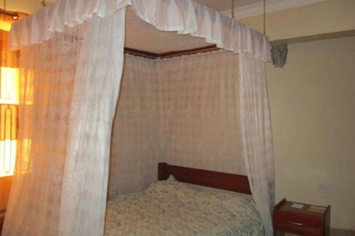 Room 6 of 24