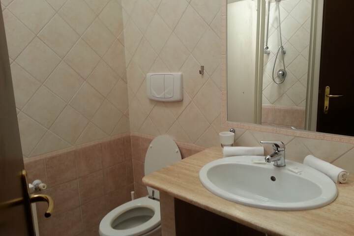 Room 37 of 72