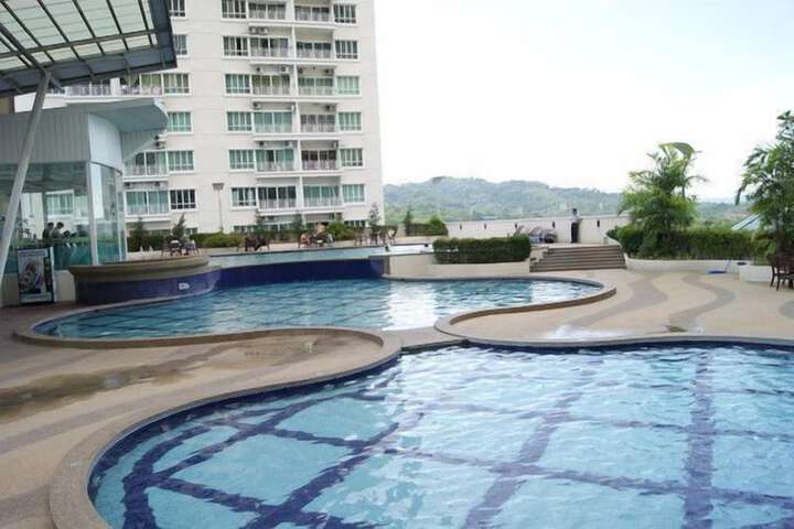 Hotel with Pool
