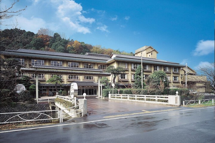 Hotel Entry