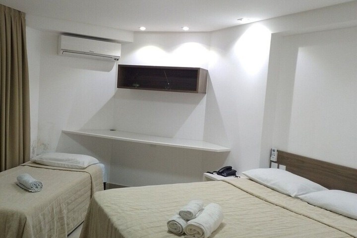 Room 5 of 16