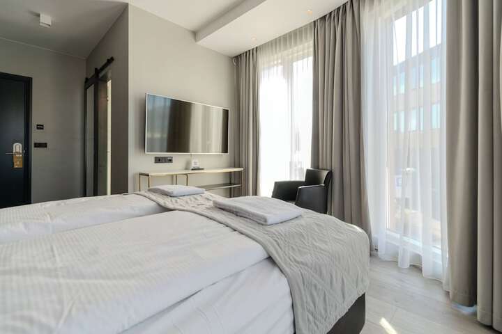 Room 26 of 82