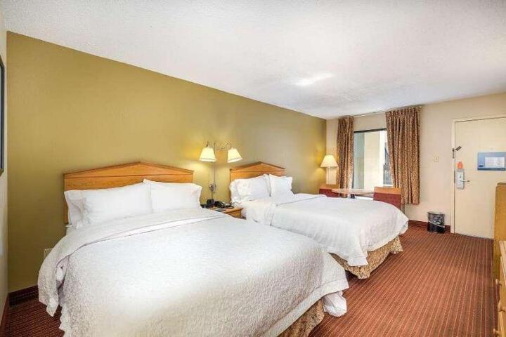 1 King Bed (13 of 14)