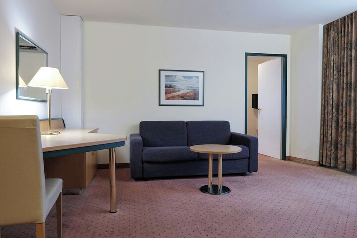 Room 48 of 78