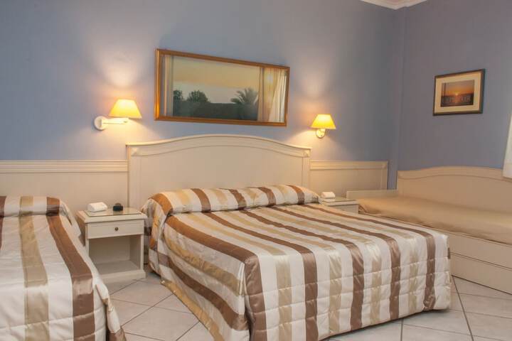 Room 10 of 52