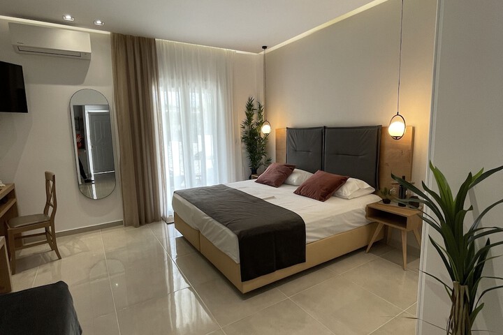 Room 32 of 73