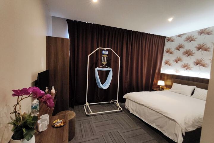 Room 9 of 52