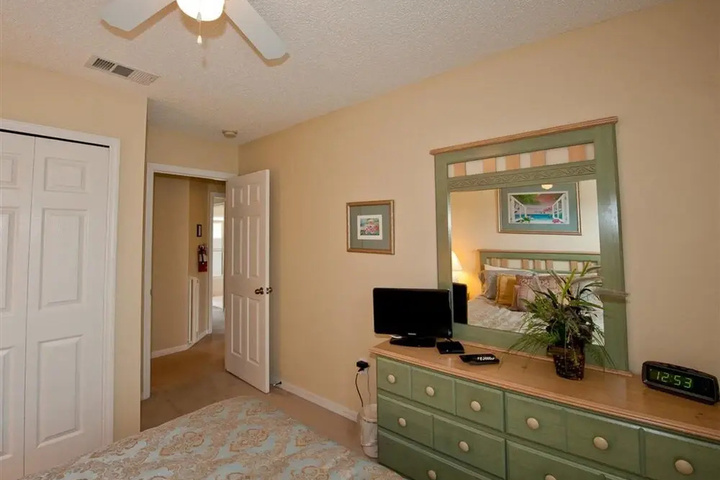 Room 7 of 25