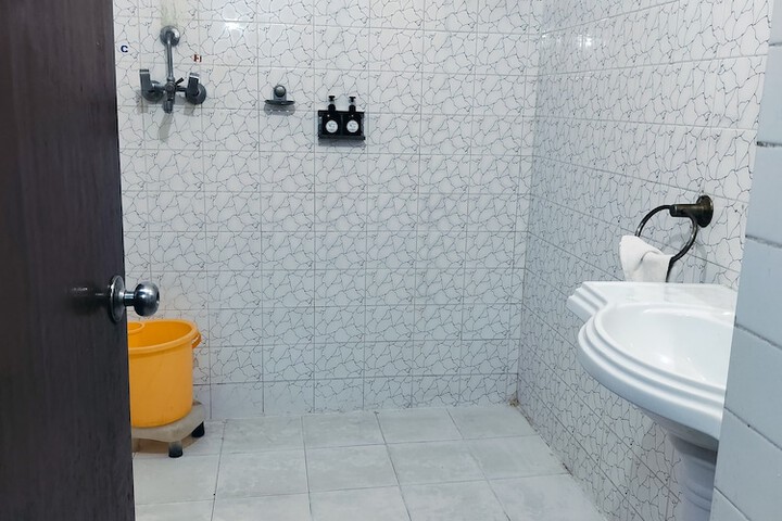 Room 15 of 38