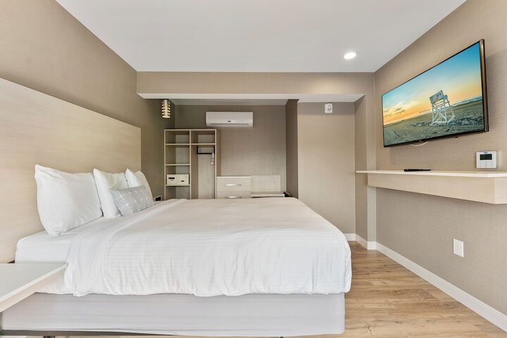 Room 17 of 39