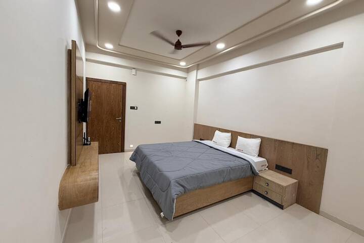 Room 4 of 27