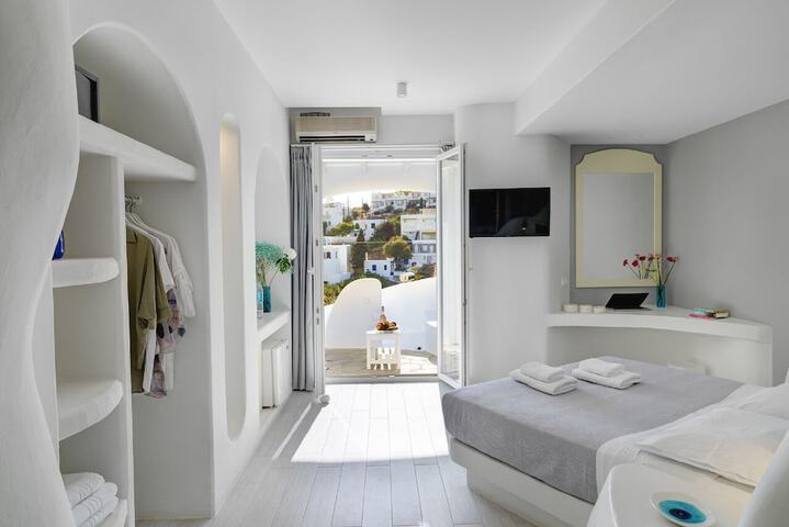 Room 42 of 75