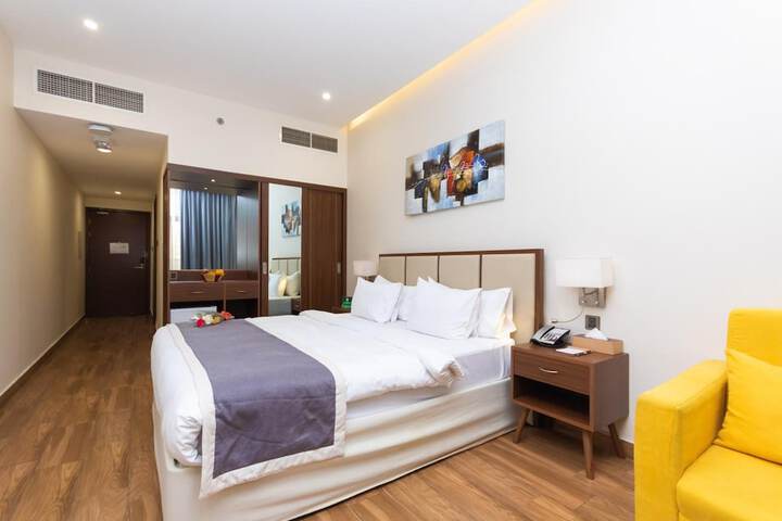 Room 14 of 37