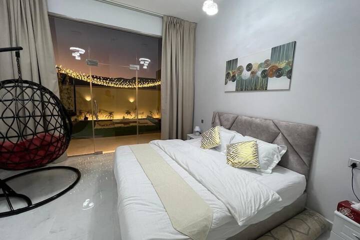 Room 18 of 35