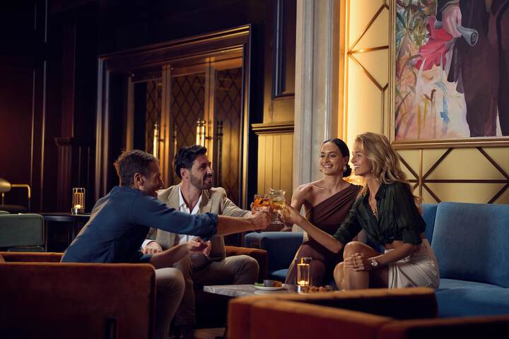 Lounge 97 of 132