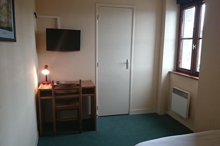 Room 10 of 24