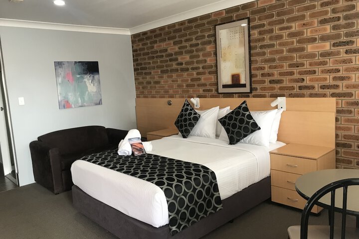 Room 33 of 152