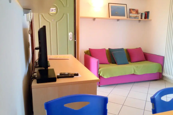 Room 8 of 15