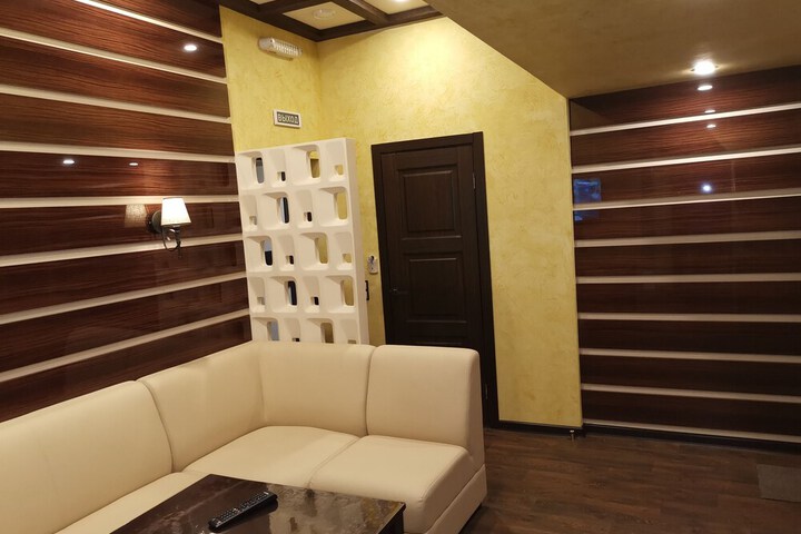 Room 37 of 48