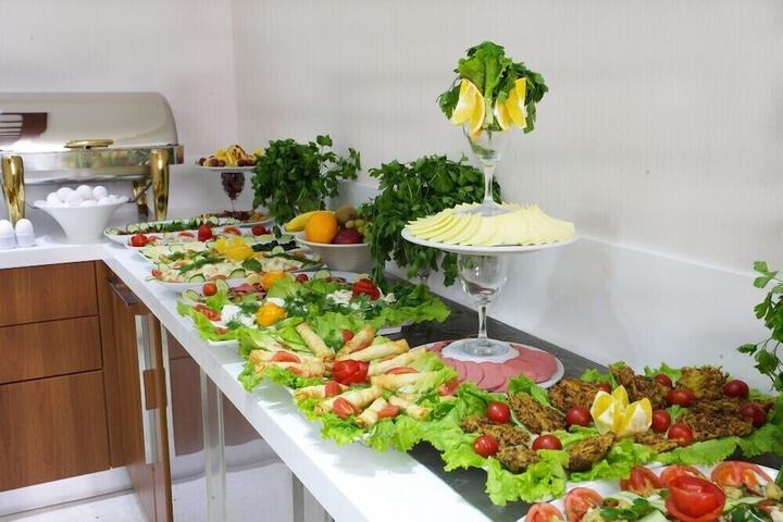 Dining 13 of 17