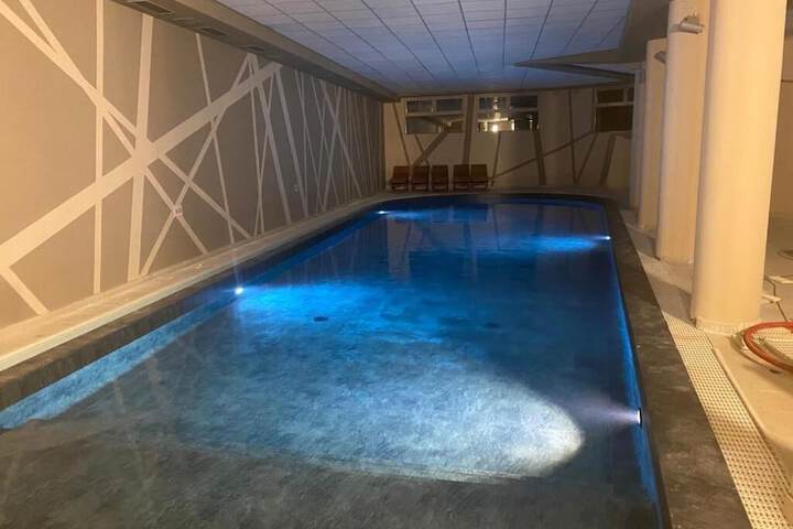 Pool 37 of 72