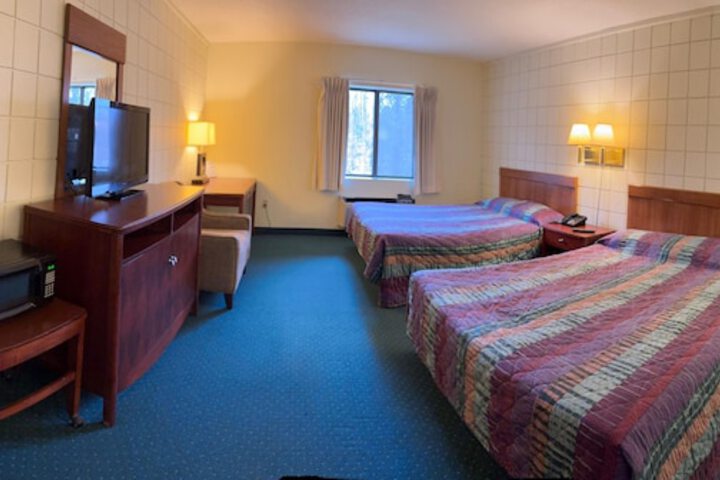 Room 5 of 9