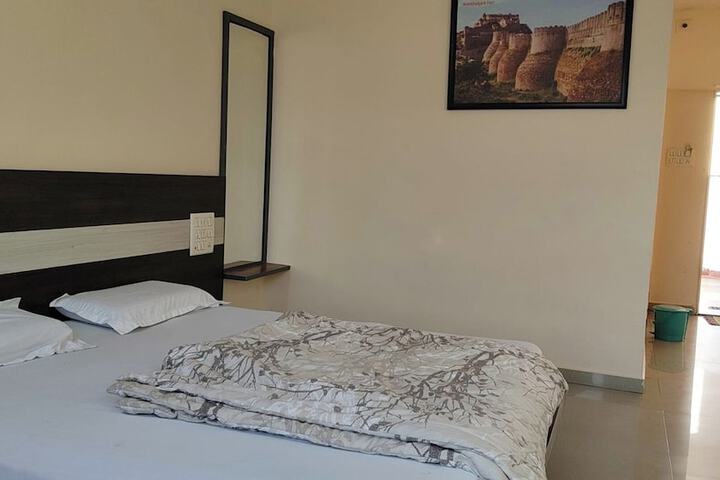 Room 25 of 124