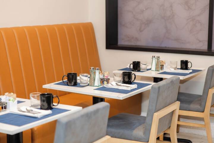 Breakfast/Coffee Service 94 of 122