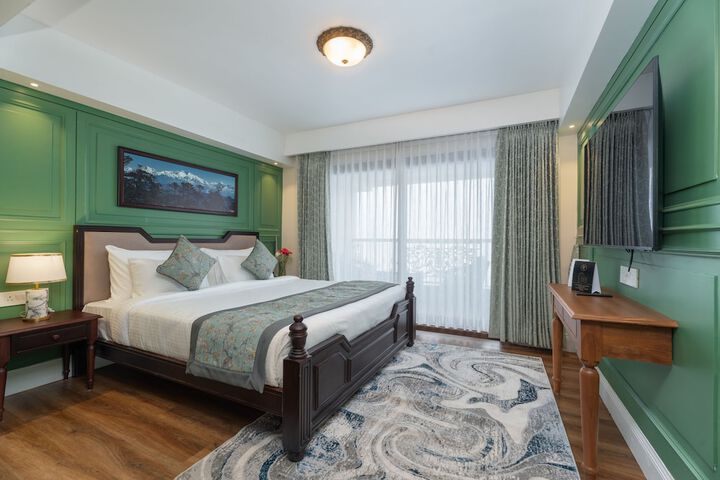 Room 19 of 38