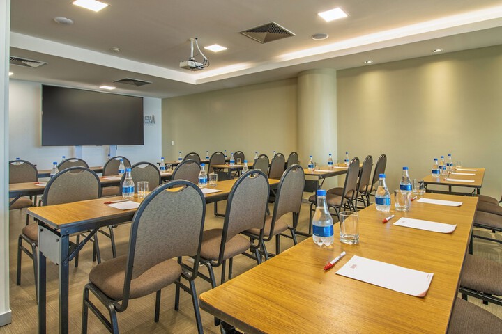Ballroom/Hall 60 of 77