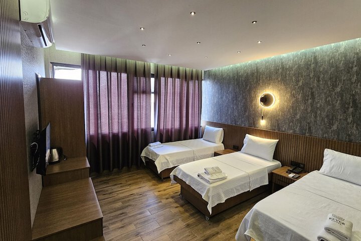 Room 2 of 39