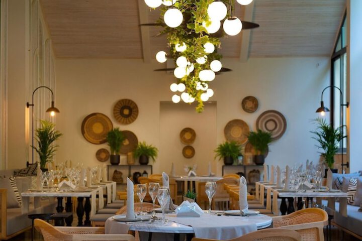 Dining 120 of 203