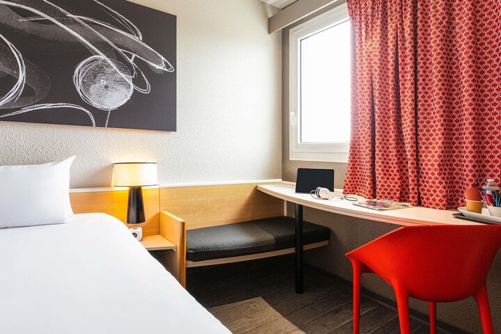 Room 19 of 79