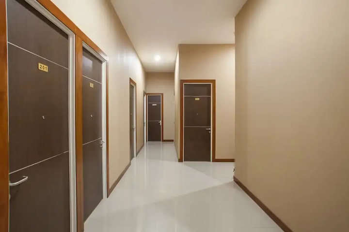 Room 12 of 14