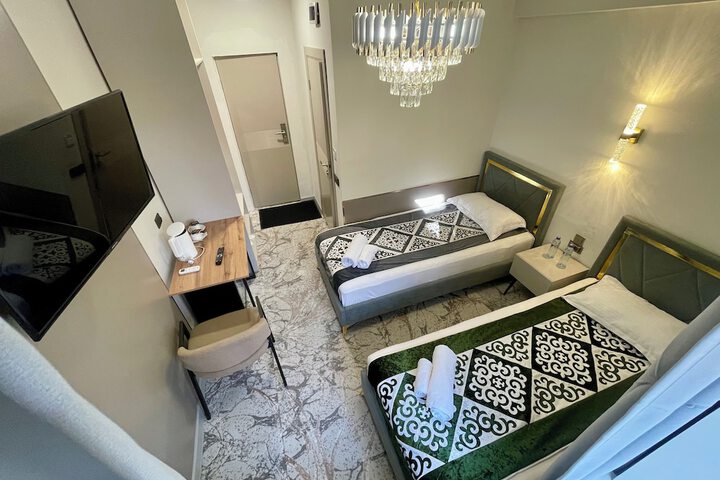 Room 26 of 127