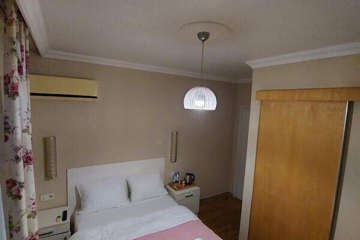 Room 3 of 13