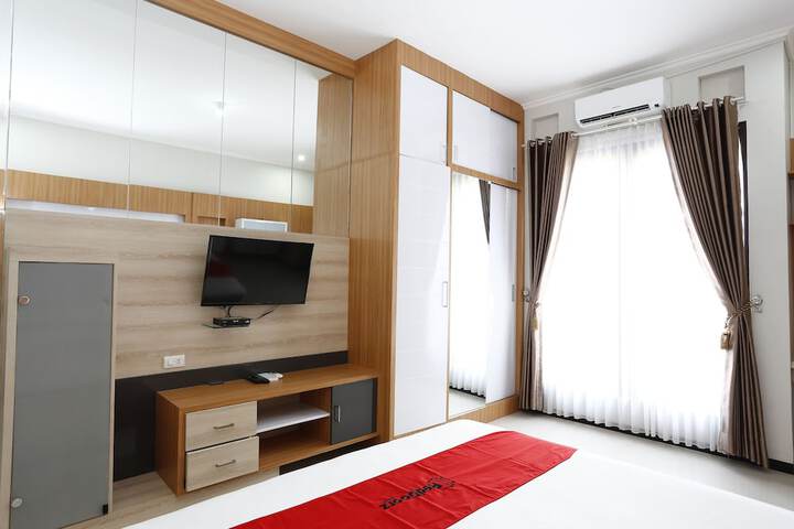 Room 5 of 11