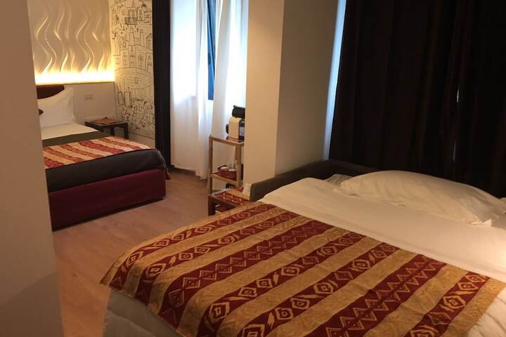 Room 35 of 81