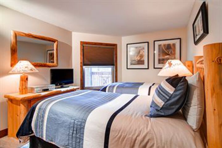 Room 25 of 106