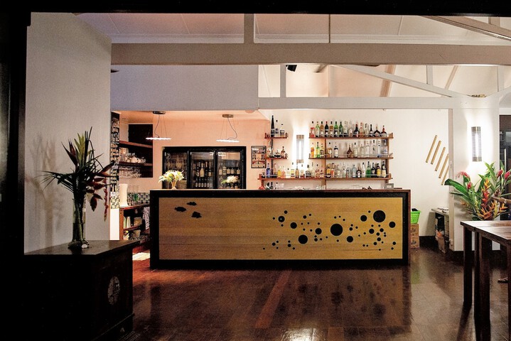 Lounge 73 of 103