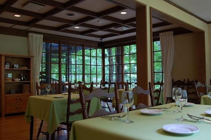 Dining Photos