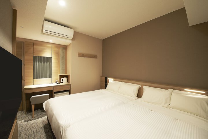 Room 6 of 61