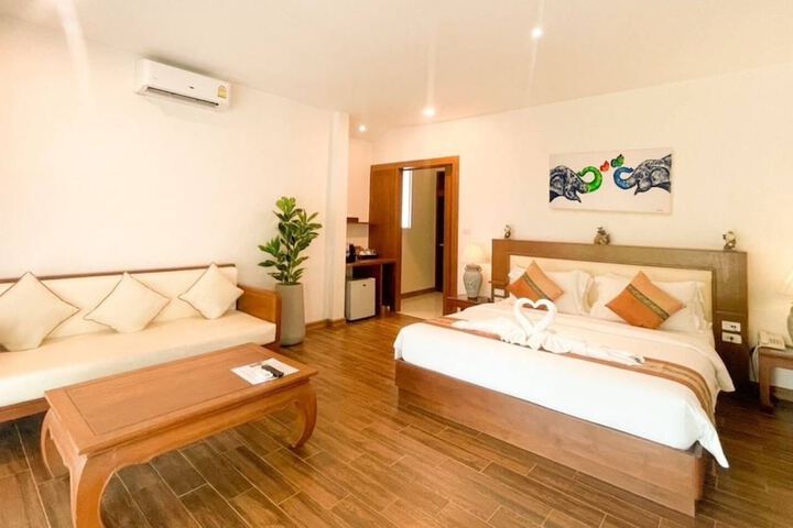 Room 3 of 80