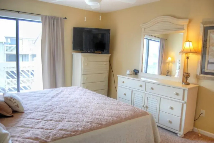 Room 5 of 14